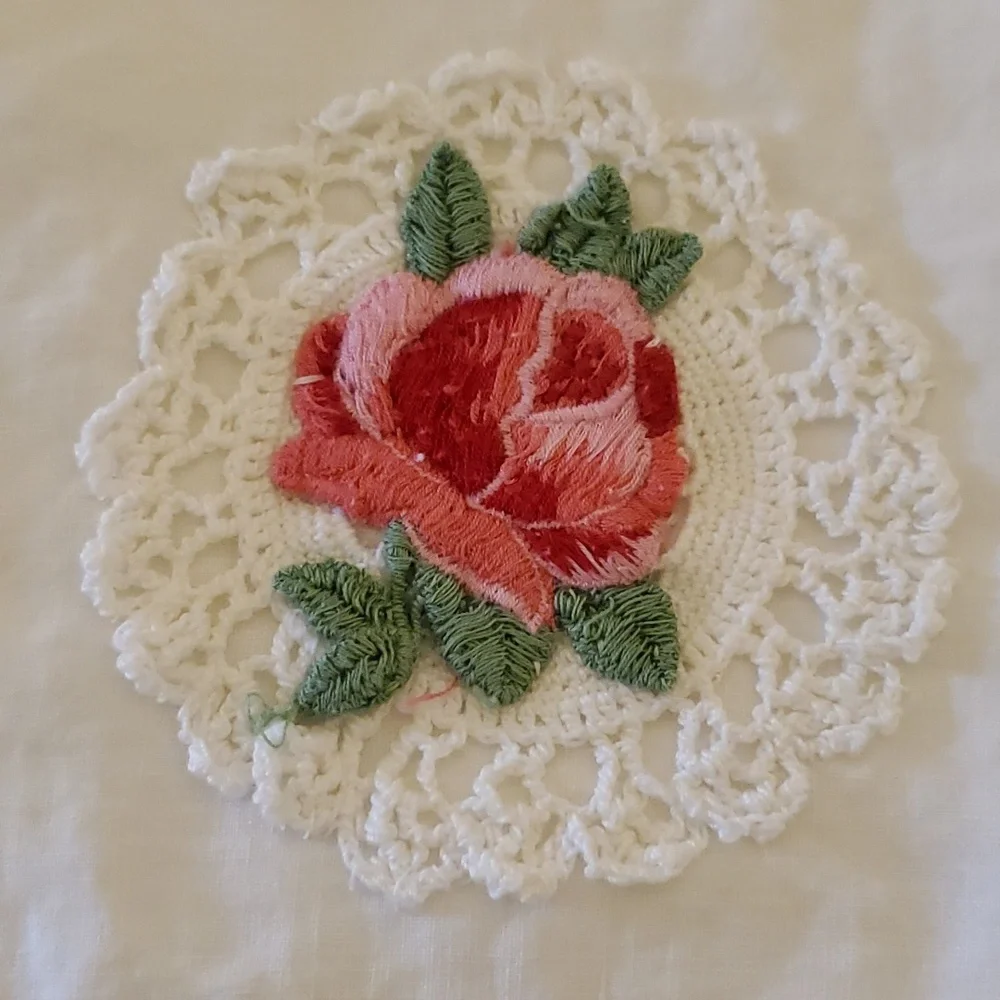 Vintage 36 x 34" Rose Crochet Table Covering